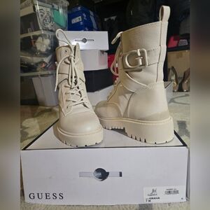 Guess Orana Ivory Lace-Up Buckle Combat Boots Size 7 w/ Box - Like New